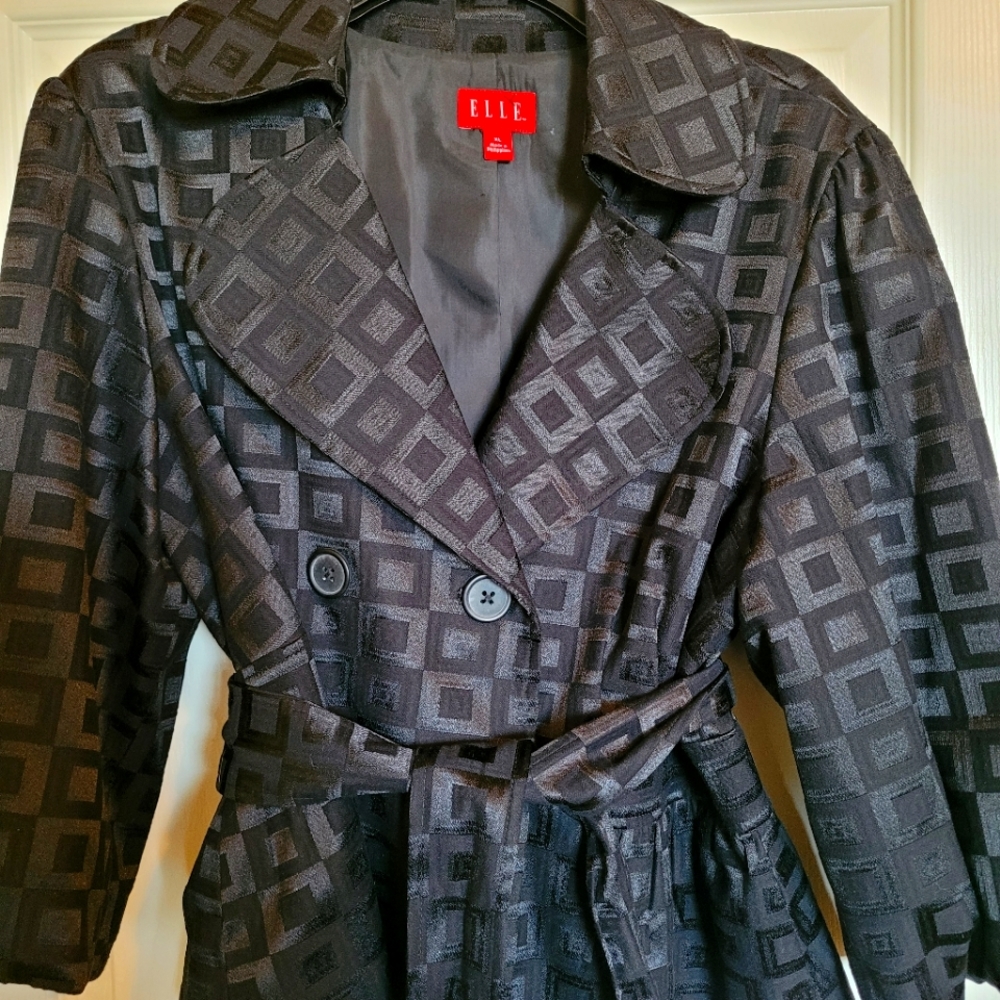 Black 3/4 sleeve blazer